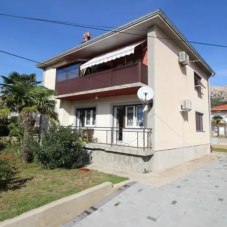 Apartament In Mit Eigener Terrasse By Interhome *