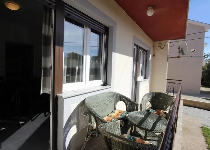 公寓 In Mit Eigener Terrasse By Interhome *