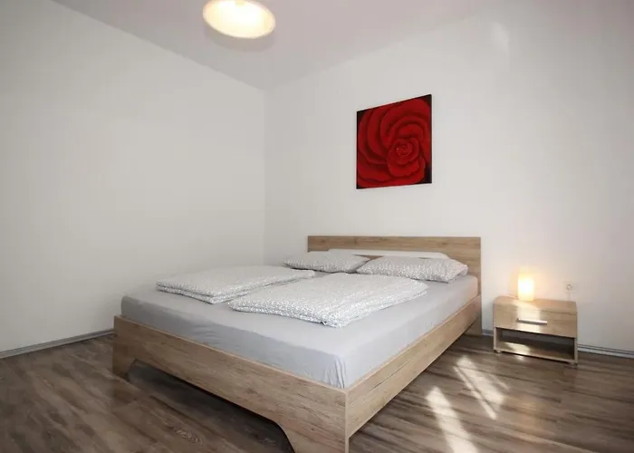 公寓 In Mit Eigener Terrasse By Interhome *