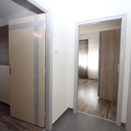 Appartement In Mit Eigener Terrasse By Interhome