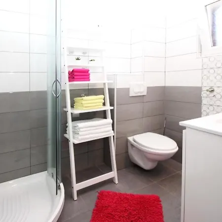 In Mit Eigener Terrasse By Interhome Appartement *