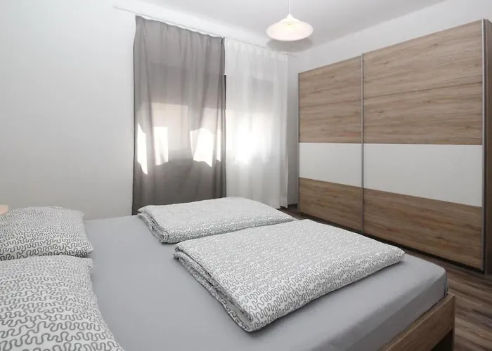 In Mit Eigener Terrasse By Interhome Apartman *