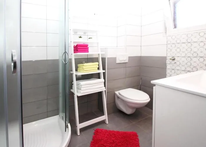 In Mit Eigener Terrasse By Interhome Apartman *