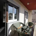 아파트 In Mit Eigener Terrasse By Interhome *