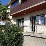 In Mit Eigener Terrasse By Interhome 아파트 *