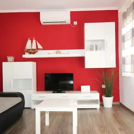 아파트 In Mit Eigener Terrasse By Interhome *